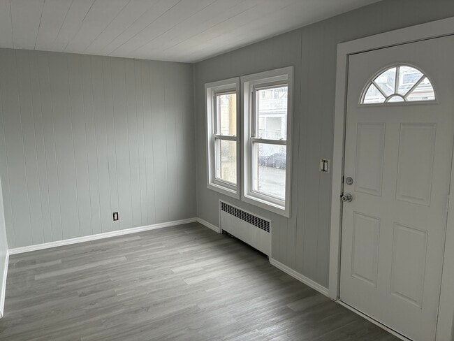 Photo - 27 Illinois Ave