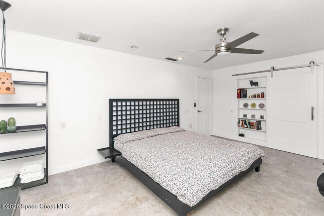 Photo - 302 W Osceola Ln