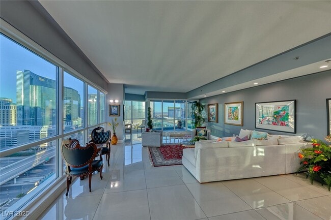 Building Photo - 4575 Dean Martin Dr Unit 1912