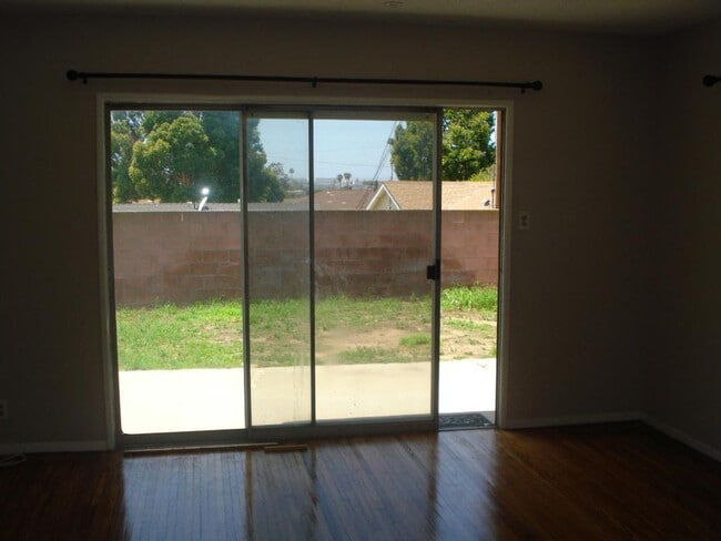 Photo - TORRANCE 3 BEDROOM 2 BATHROOM HOUSE FOR LEASE! AVAILABLE 4/1