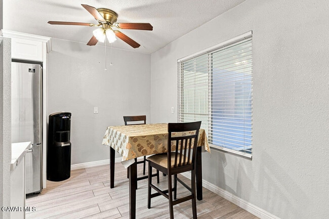 Photo - 45554 6th St E