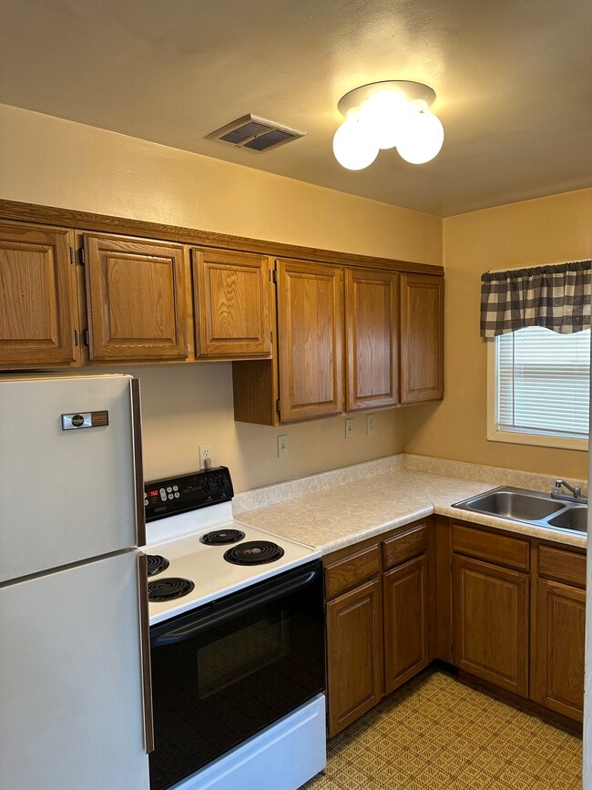 Photo - 363 6th Ave SW