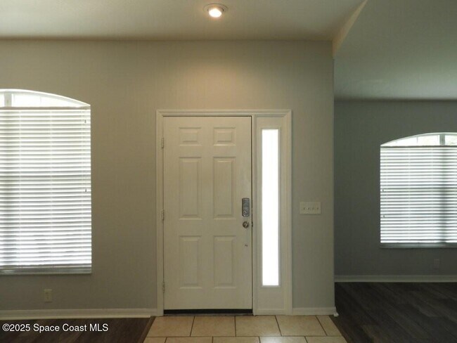 Photo - 1535 Heartwellville St NW