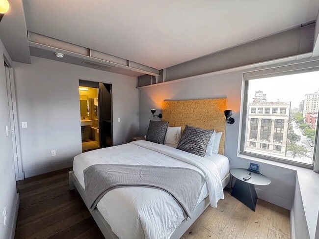 120 Allen St Unit PH