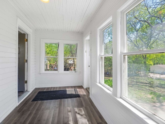 Photo - 2 Story Home in Minneapolis W/ Fenced-In Yard