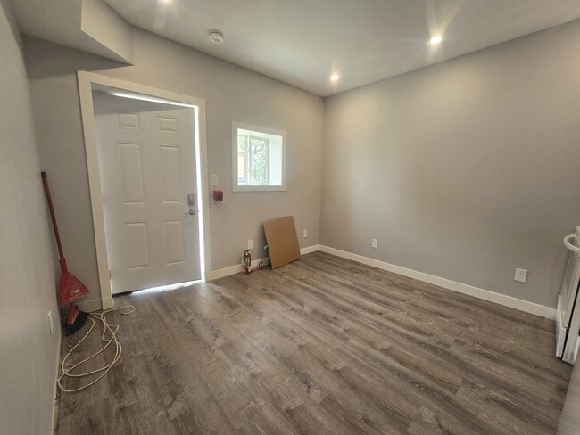 Photo - 337 Grenville Ave