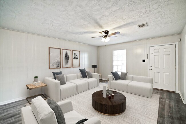 Photo - 308 Lawrence St