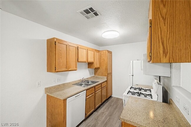 Building Photo - 4730 E Craig Rd Unit 2096