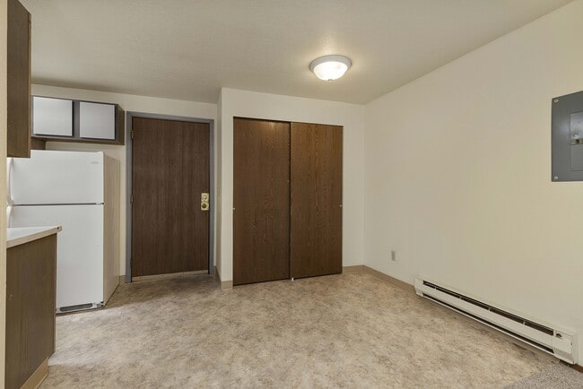 Dry Creek Apartments