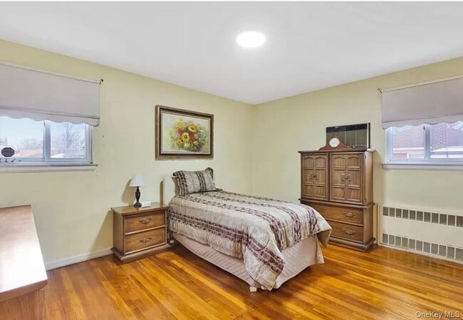 Photo - 255-11 87th Ave