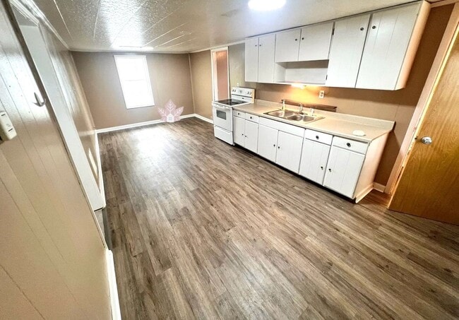 Photo - Cozy & Quiet 3BR Home with LVP Flooring
