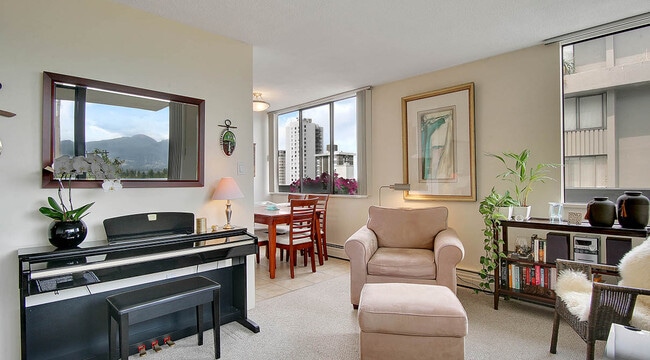 Building Photo - Ilikai Unit 00403