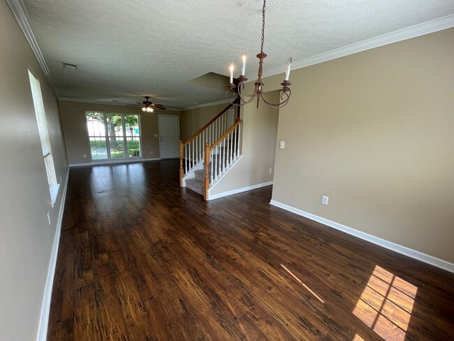 Photo - Spring Hill Gem in a Wonderful Location!