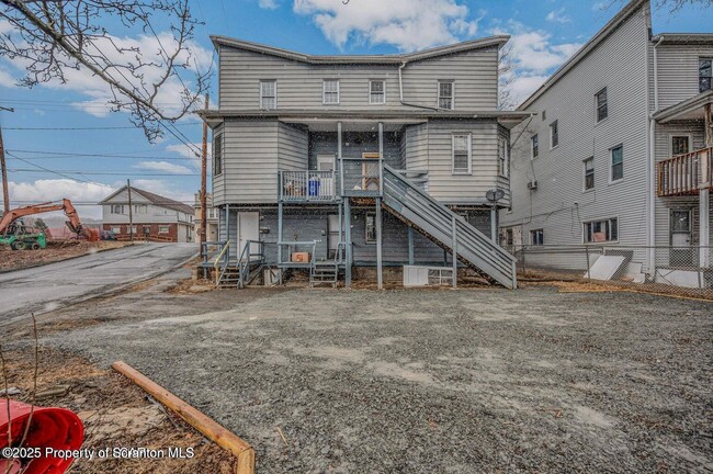Photo - 1200 Main St