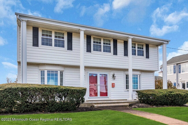 7 Howell Ave