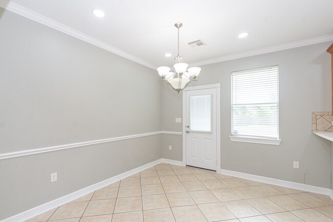 Building Photo - 3406 Maryland St