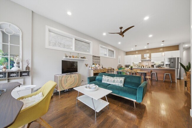 Photo - 2528 N Linden Pl Unit 1