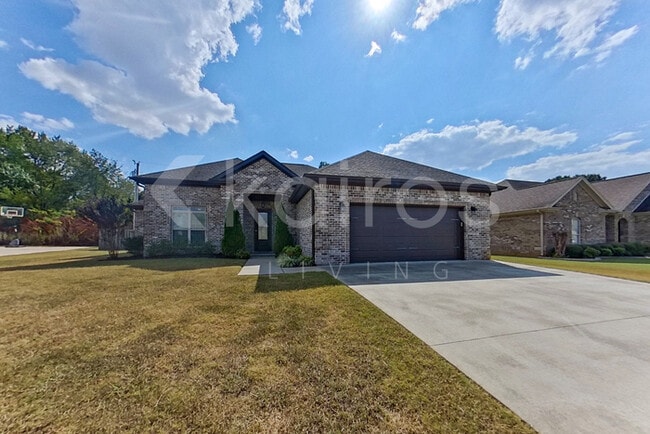Building Photo - 108 Kamarie Ln