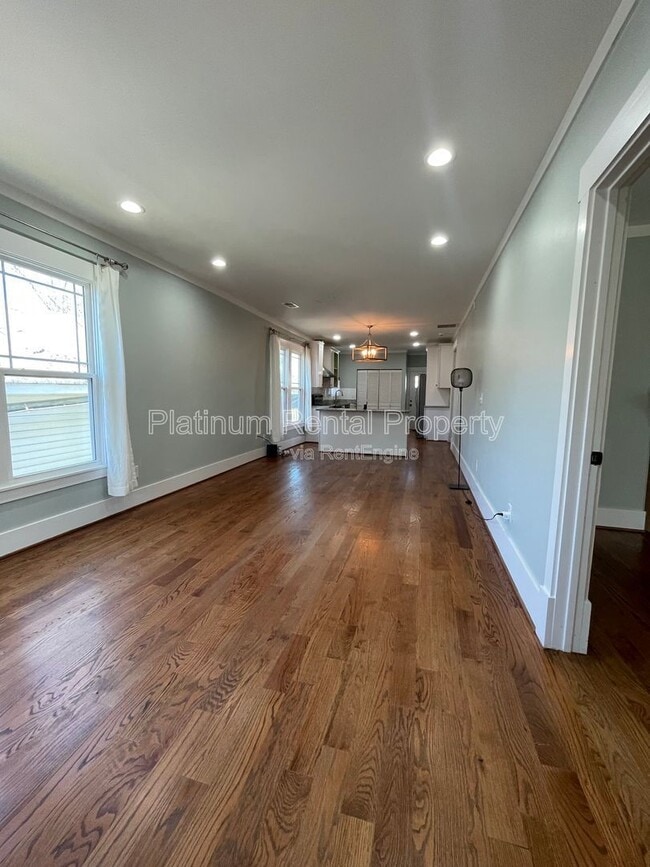 Photo - 301 Fletcher St SW