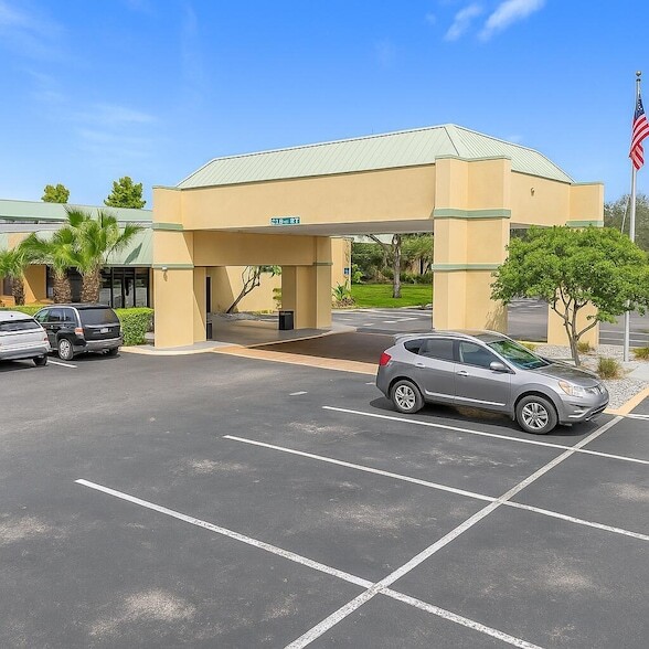 Photo - 910 Suemac Rd