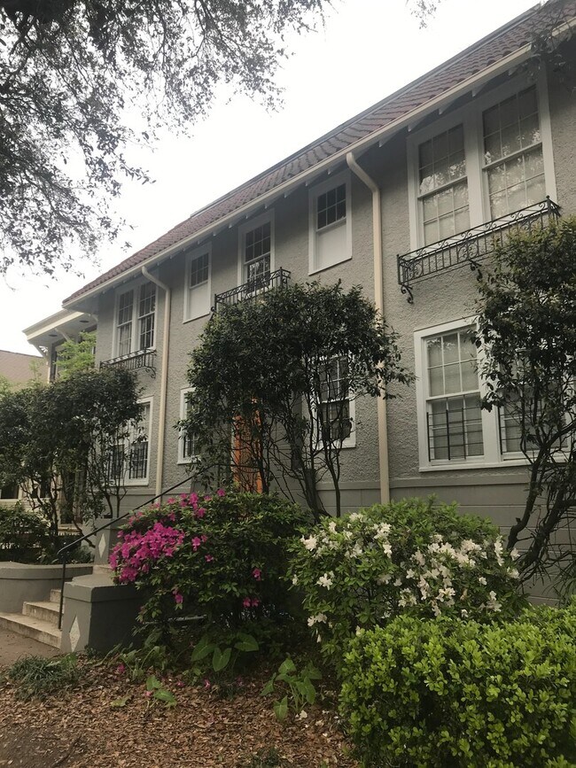 Photo - Uptown Studio, one block off of St. Charle... Unit D