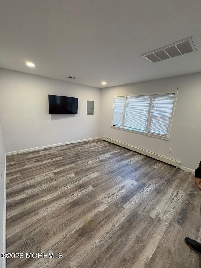 Photo - 217 Blaine Ave