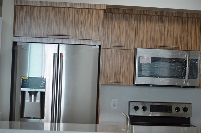Building Photo - 3530 Biscayne Blvd Unit 4122