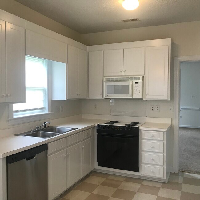 Photo - 3321 Whitlock Dr N