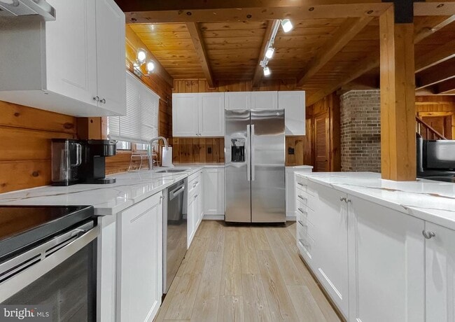 Building Photo - 23581 Belmar Dr