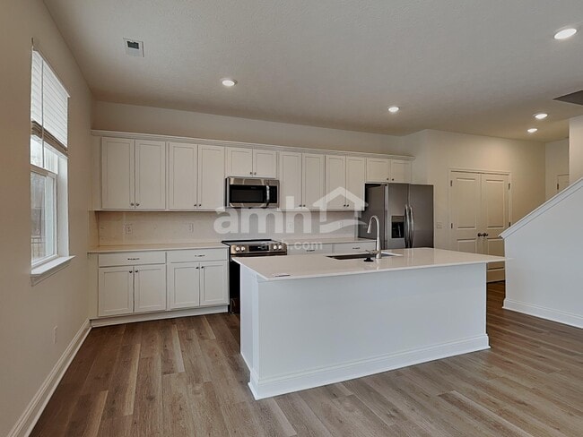 Photo - 230 Deanscroft Dr