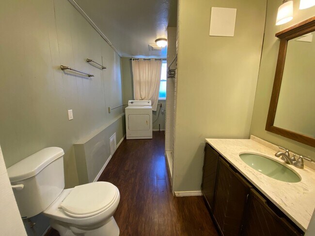 Photo - 421 Allyn St Unit 1