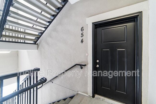 Photo - 654 N Emery Ave