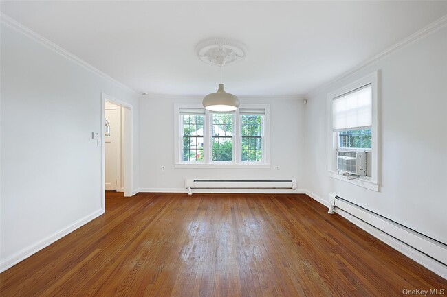 Photo - 280 Park Ave