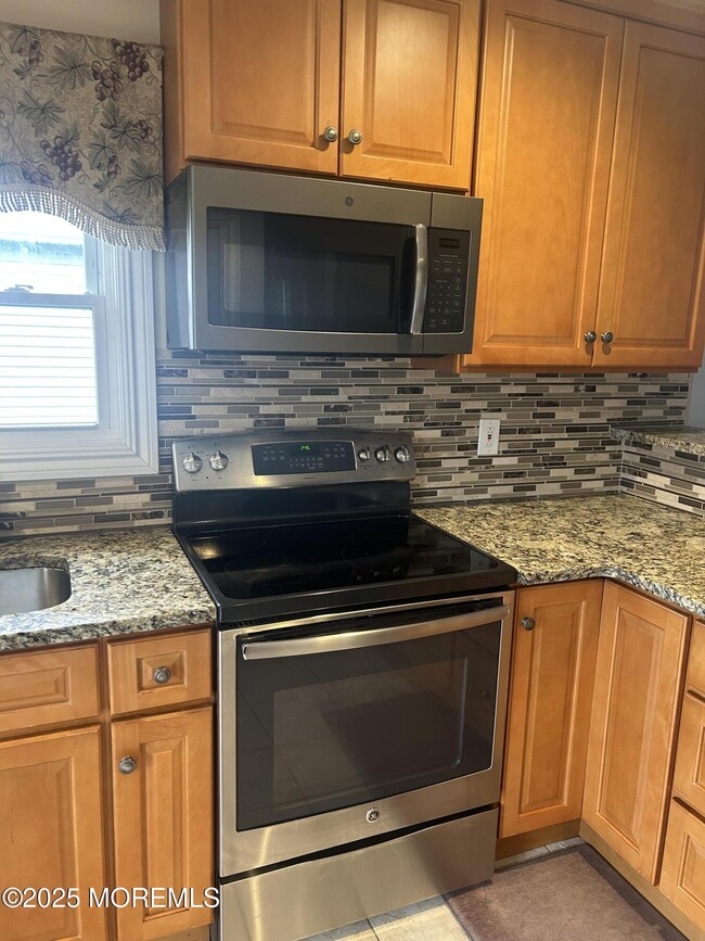 Photo - 77 Castle Harbor Dr