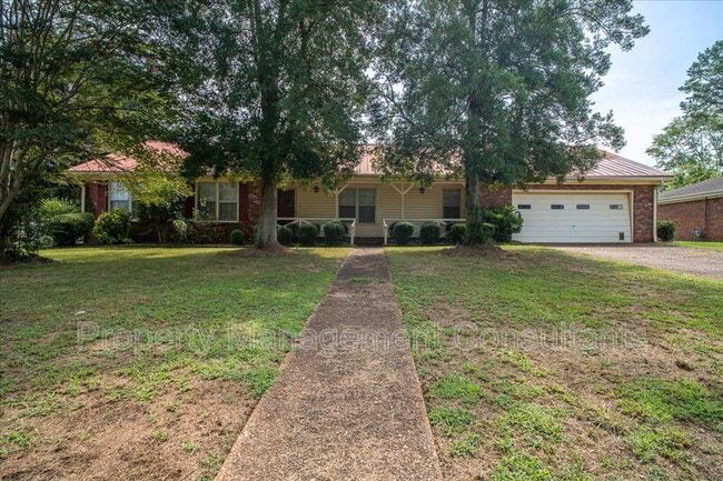 Building Photo - 2524 Chickasaw Dr