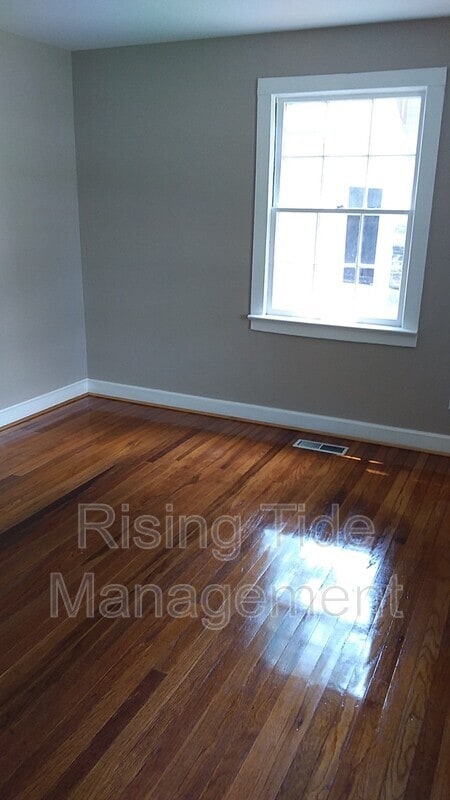 Photo - 316 Wickstead Rd