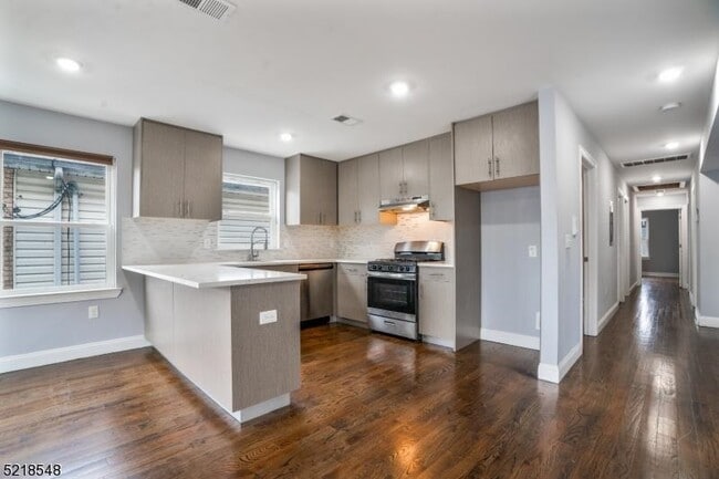 Photo - 414 S 16th St