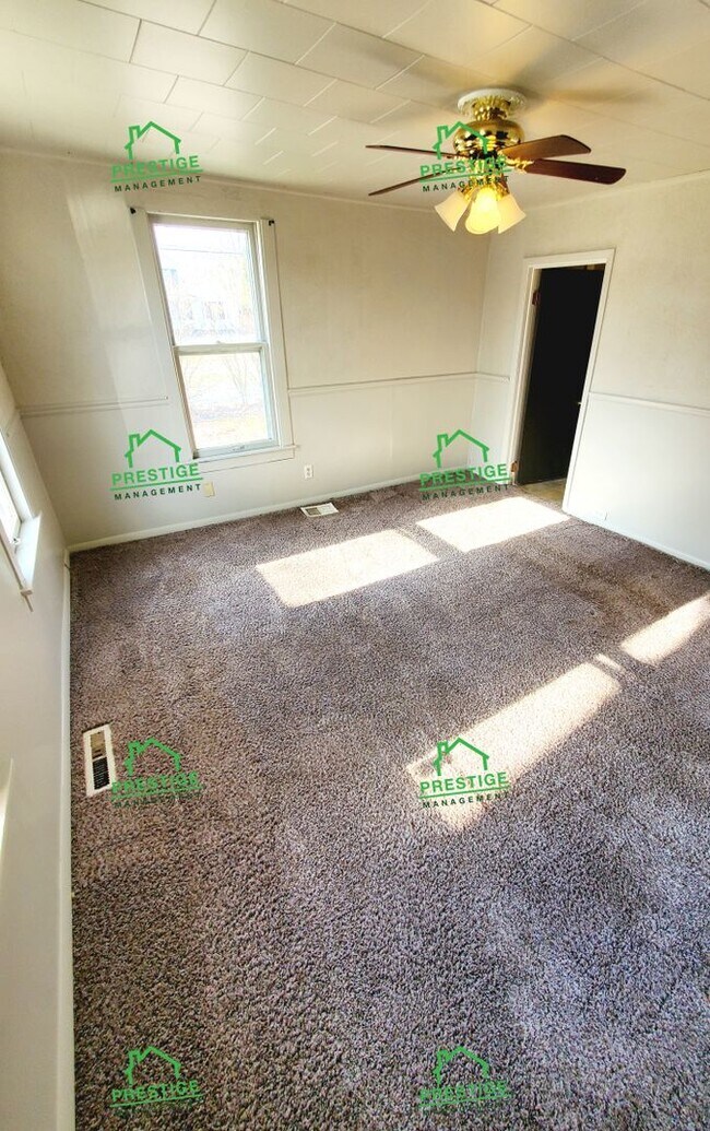 Photo - 3 Bedroom 1.5 Bath Home In Portage