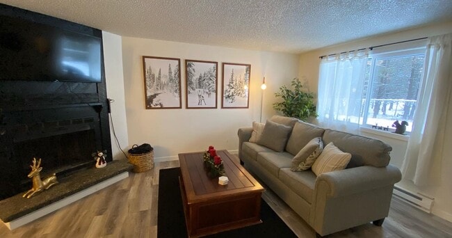 Building Photo - 1024 E Woolsey Dr Unit 1024