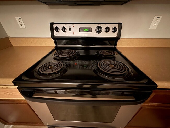 Photo - 2396 Camden Oak Way