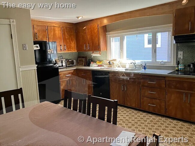 Building Photo - 91 Porter St Unit #2