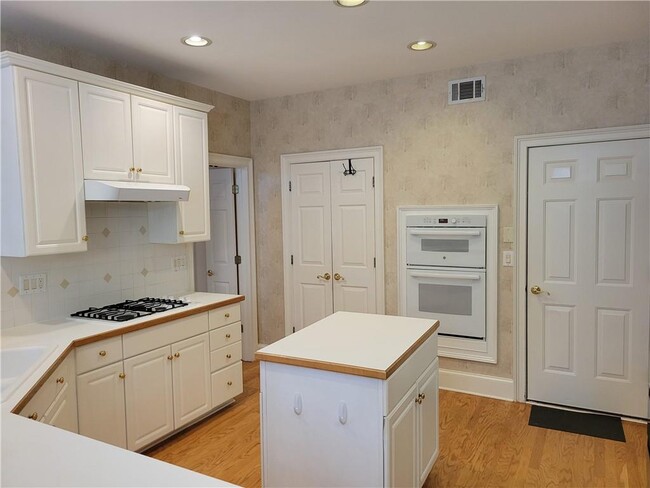 Photo - 4800 Natchez Trace Ct
