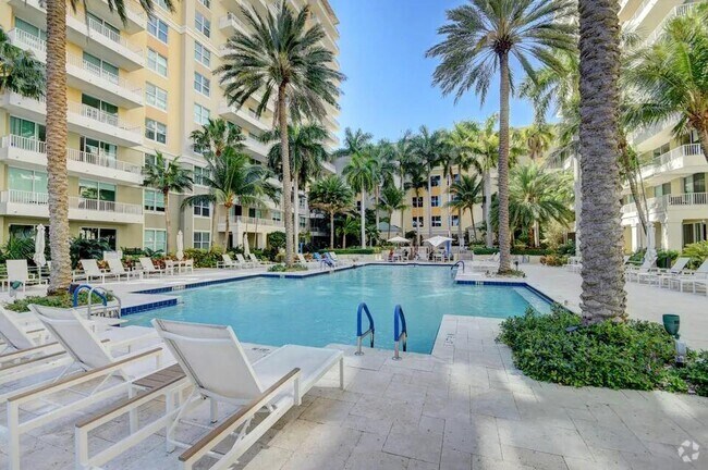 Building Photo - 700 E Boynton Beach Blvd Unit 208 Rental