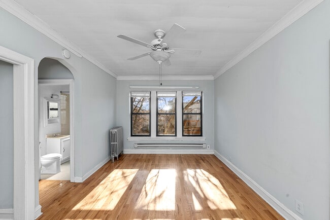 Building Photo - 4614 N Paulina St Unit 106