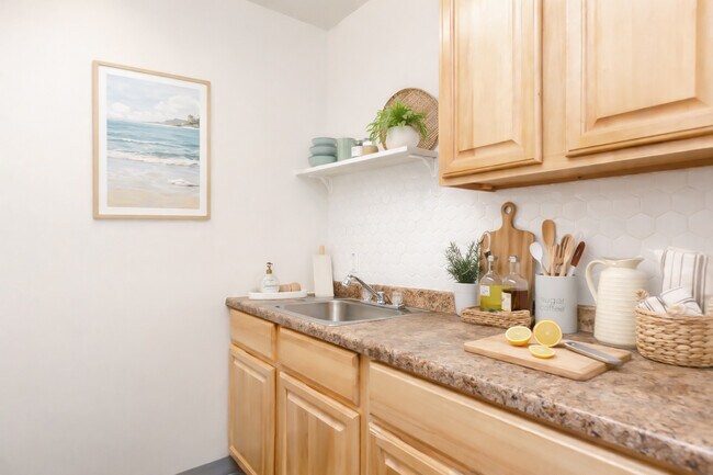 Photo - Cedars of Lebanon Apartments