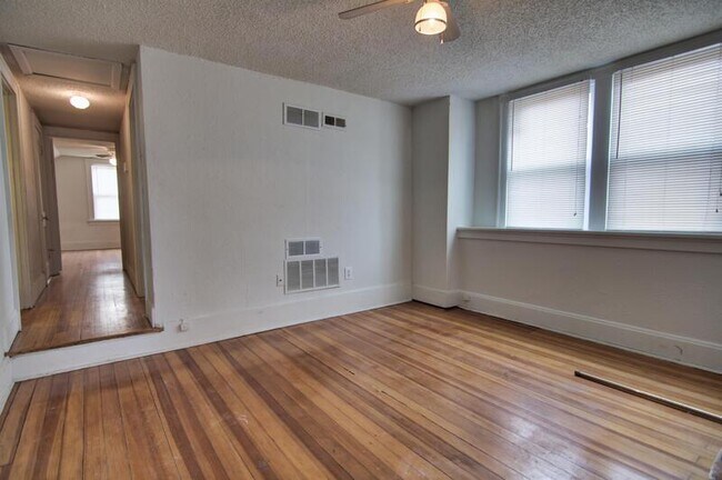 Photo - 4841 Oldenburg Ave Unit 1