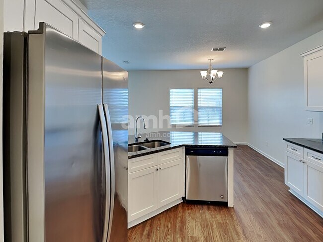 Photo - 205 W Jayce Wy