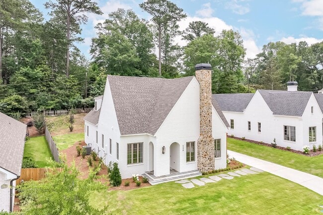 Building Photo - 548 Arbor Dr
