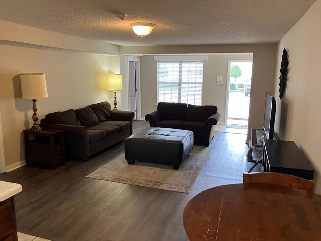 Photo - 623 N Gloster St