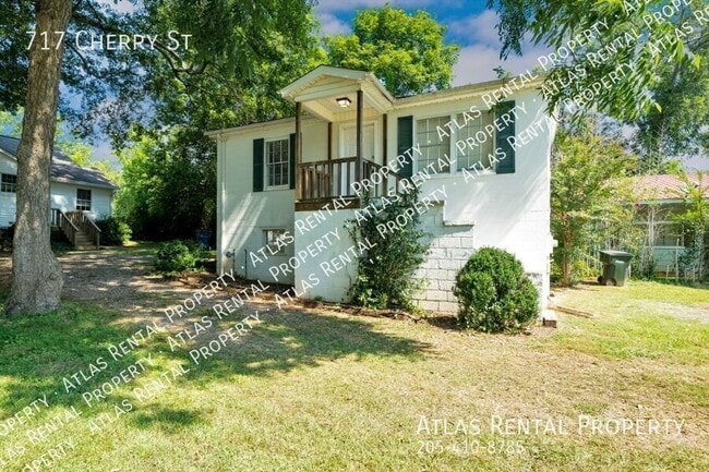 Building Photo - 717 Cherry St